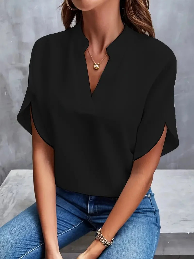 Roswina – Loose blouse with a V-neck