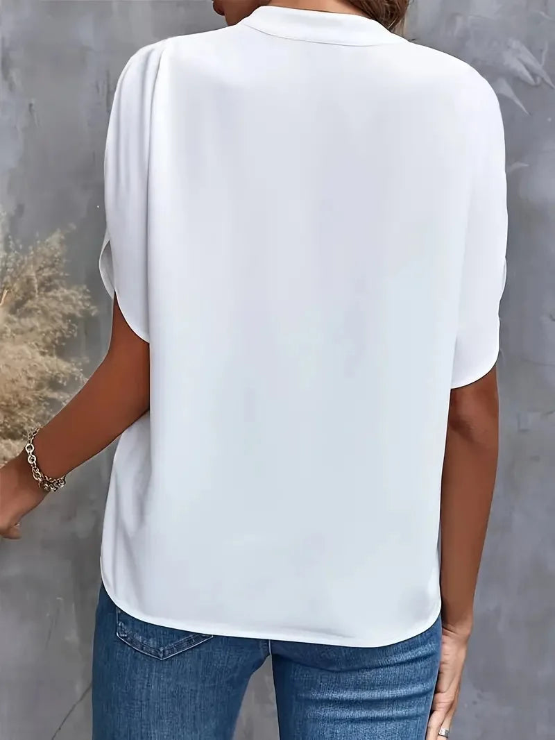 Roswina – Loose blouse with a V-neck