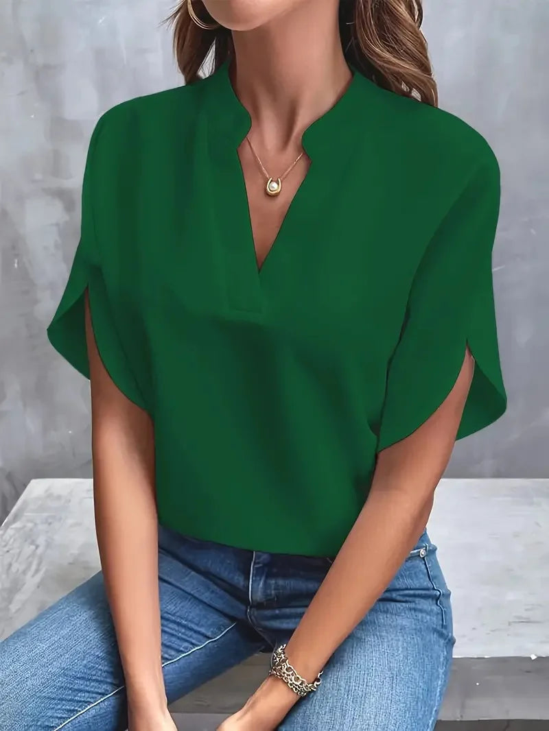 Roswina – Loose blouse with a V-neck