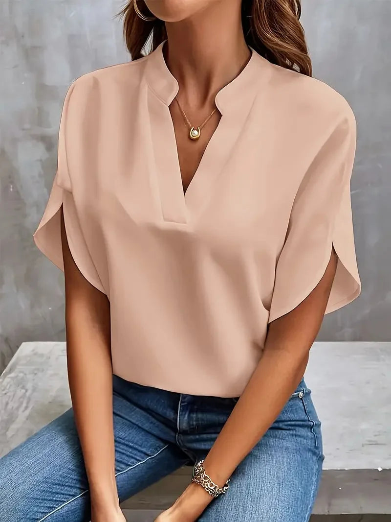 Roswina – Loose blouse with a V-neck