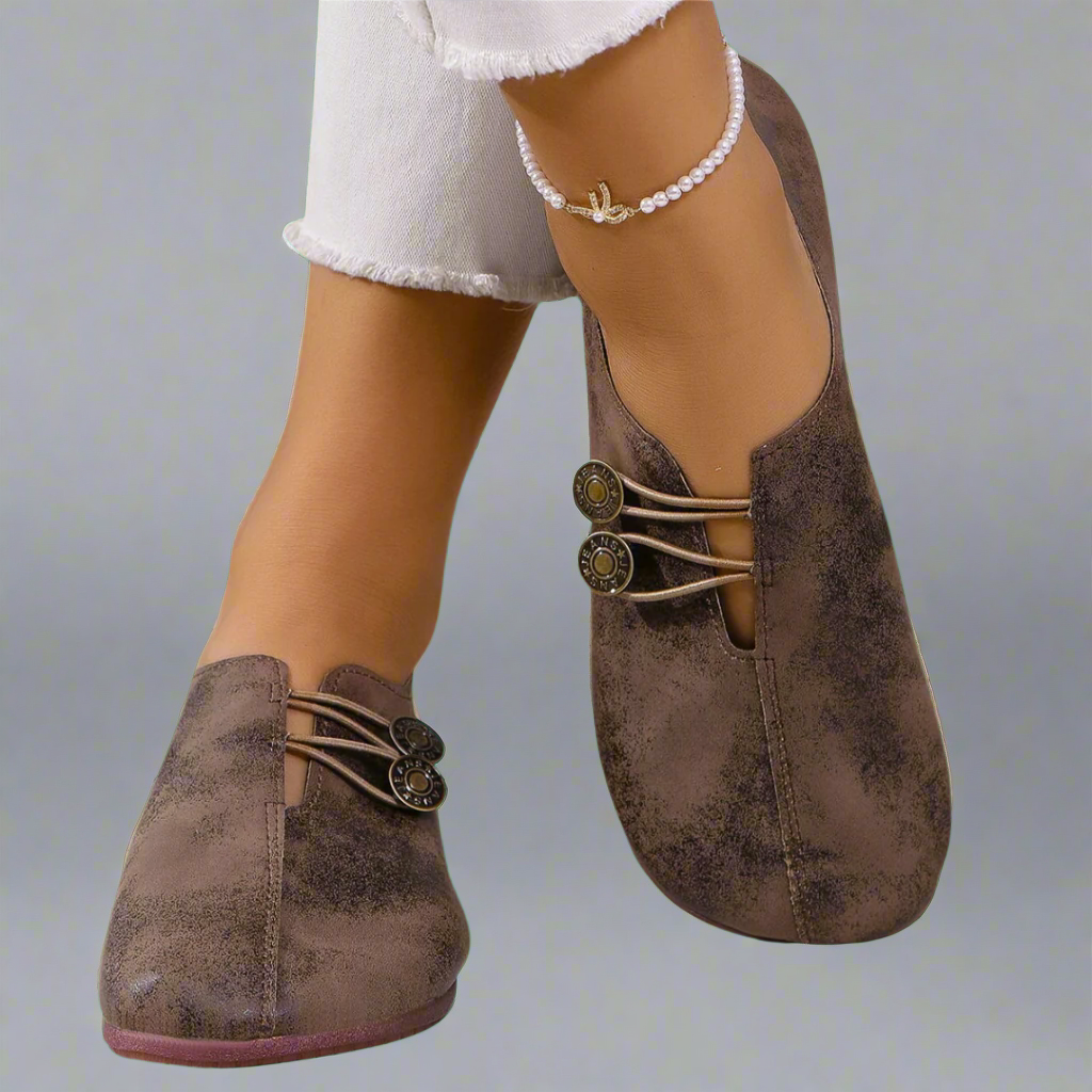 Lindora™ – Timeless Slip-Ons