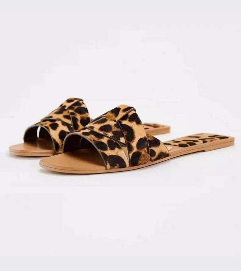 Zaba | Elegant Low Sandals with Weaving