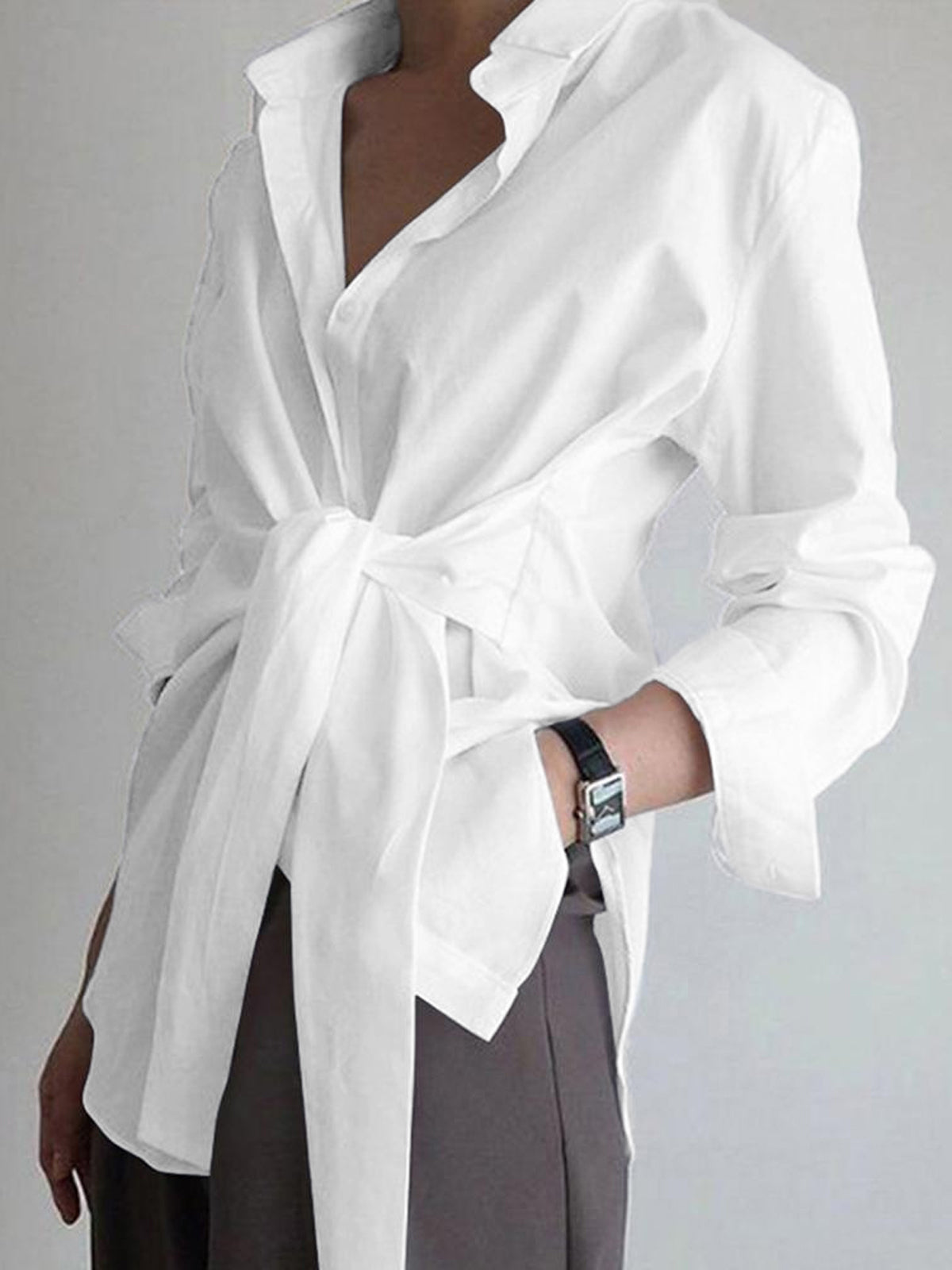 Long shirt with collar and tie