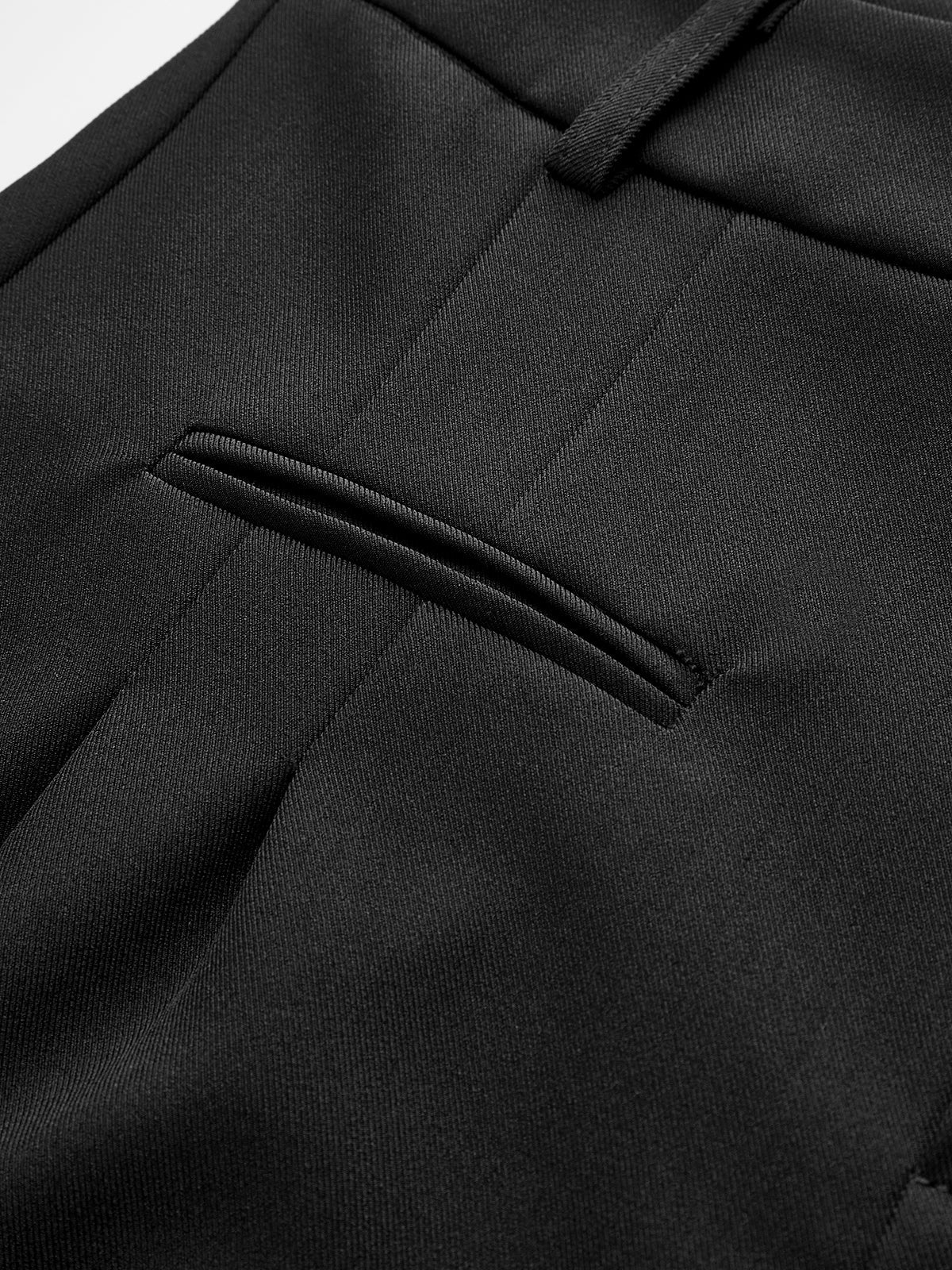 Casual Mid-Rise Shorts Without a Belt
