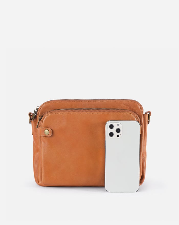 Josefin | Handmade Shoulder Bag Made of Soft Leather