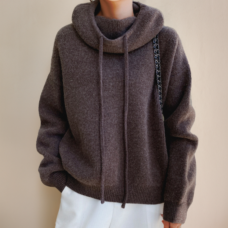 Teofila - Elegant Sweater with a Turtleneck