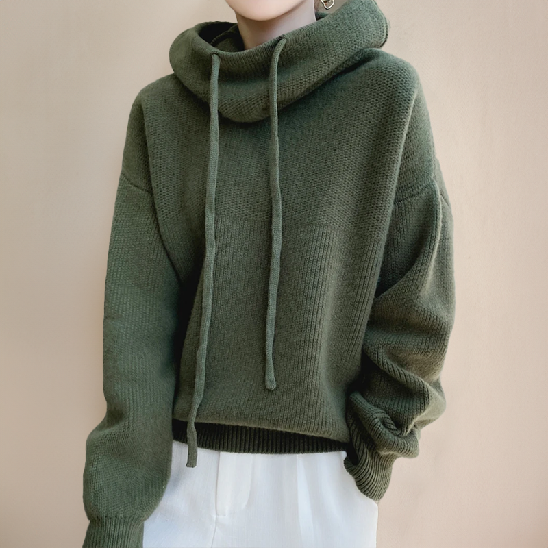 Teofila - Elegant Sweater with a Turtleneck