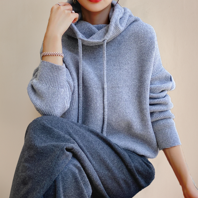 Teofila - Elegant Sweater with a Turtleneck