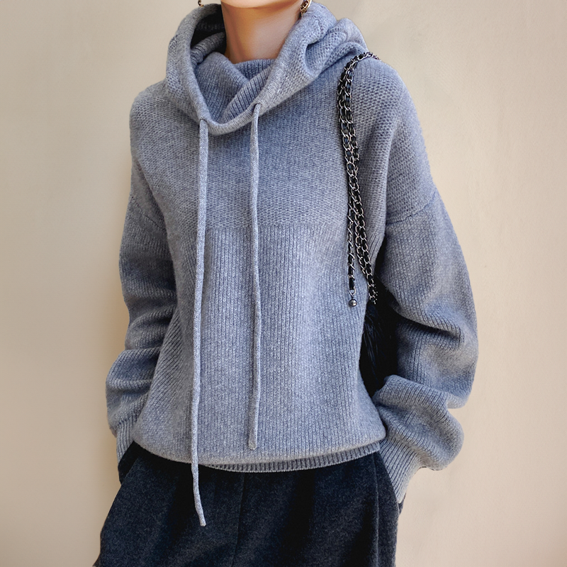 Teofila - Elegant Sweater with a Turtleneck