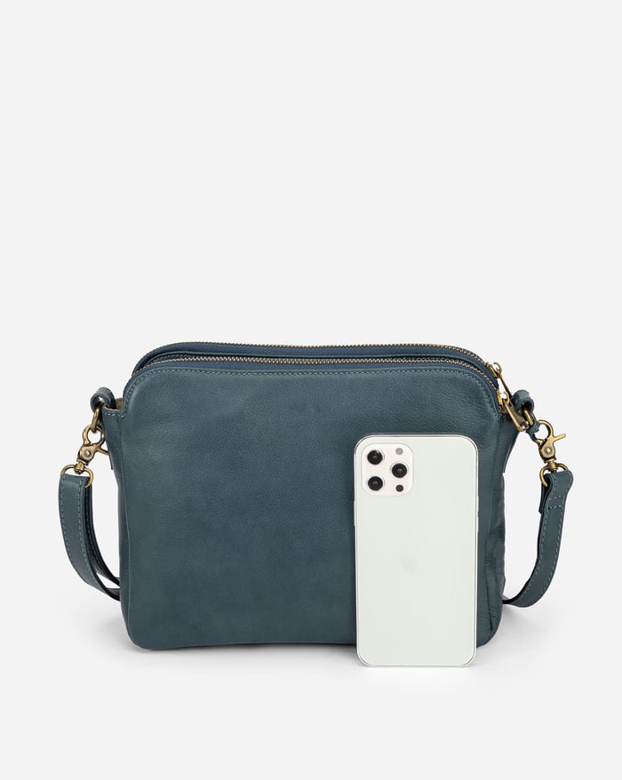 Josefin | Handmade Shoulder Bag Made of Soft Leather