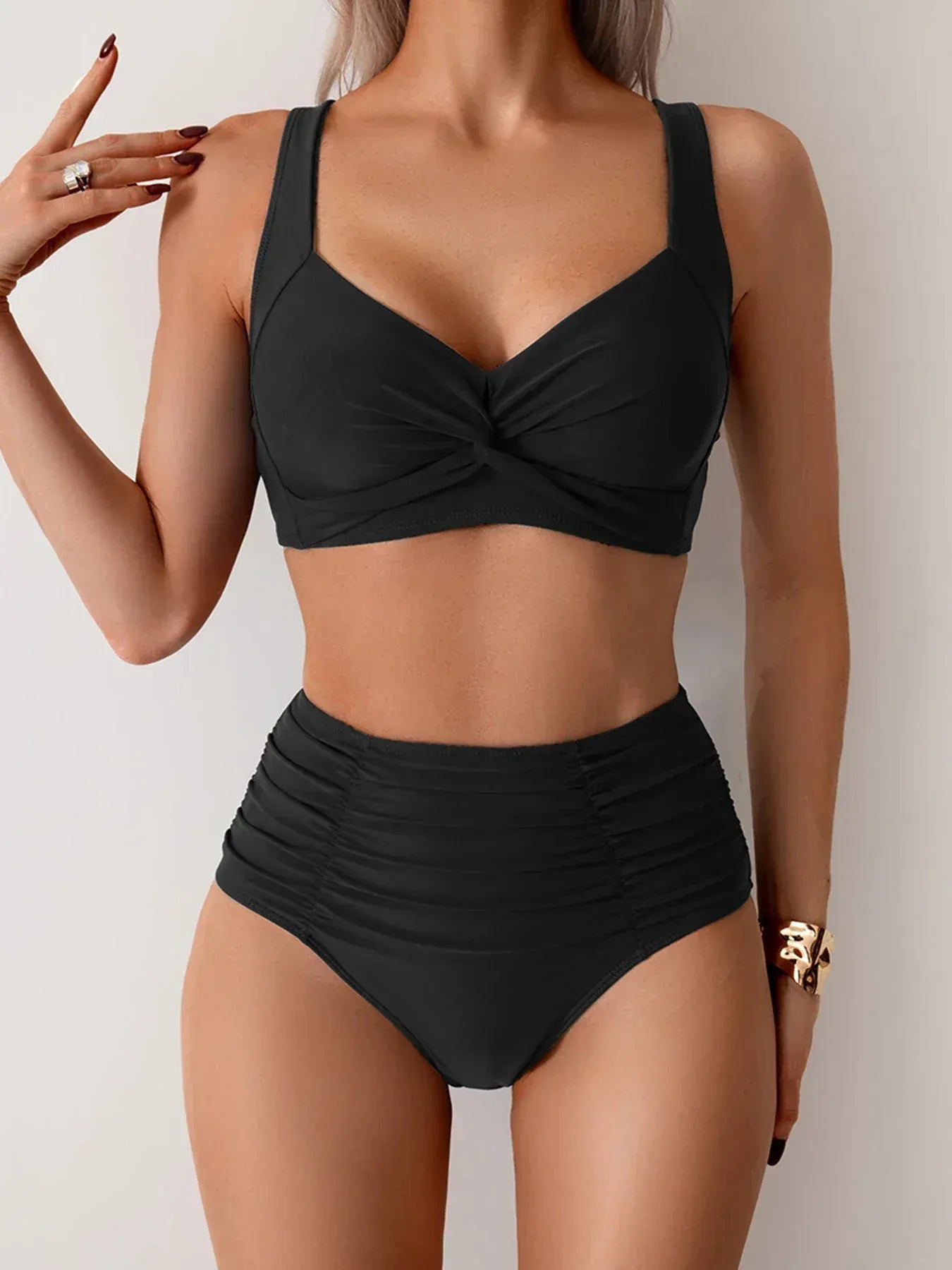 Abril - Bikini with a Cross-Shaped Neckline and High Waist